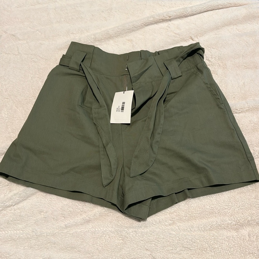 Lush Size Medium Olive Short